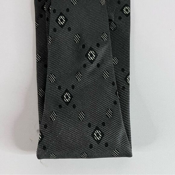 Vintage Mondo Di Marco Silk Diamond and Dot Gray Tie - Picture 4 of 9
